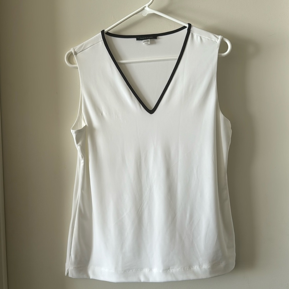Tommy Hilfiger V-Neck Tank - Picture 2 of 10